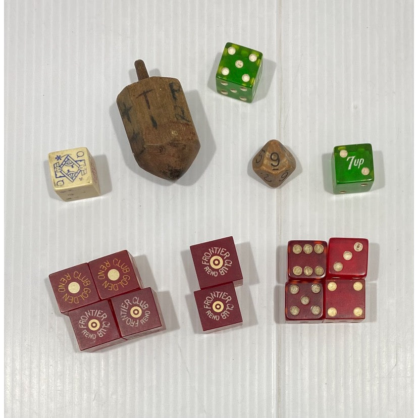 Vintage lot, collection of Gaming dice, put and take spinner
