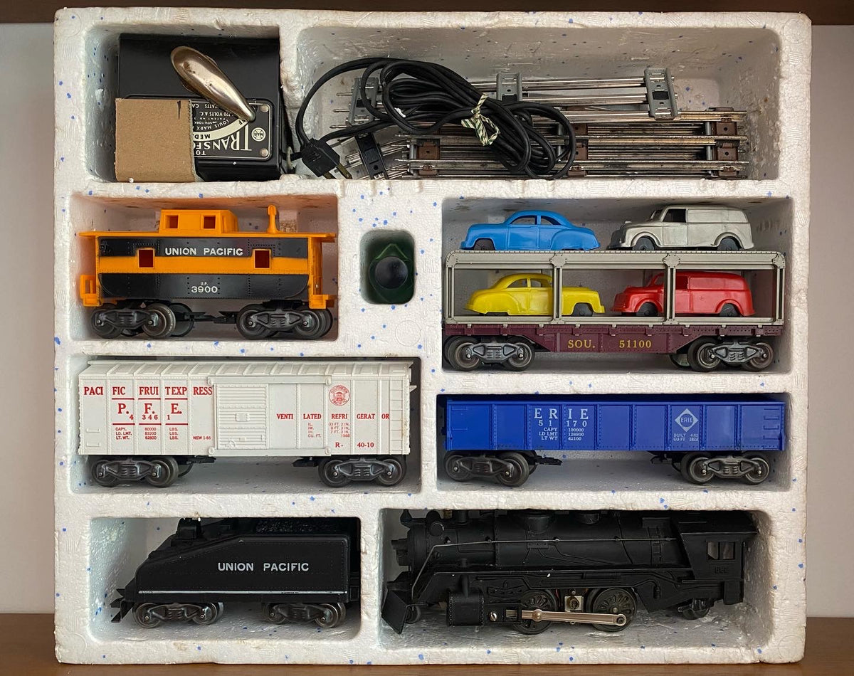 Vintage 1960s Marx Train set #52875 with box. Manufactured by the Loui ...